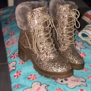 Very G brand Gold Glitter Women's size 9 Boots